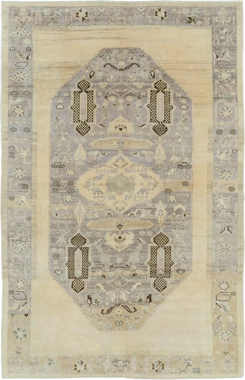 Vintage Turkish Anatolian Accent Rug, No.33488 - Staging