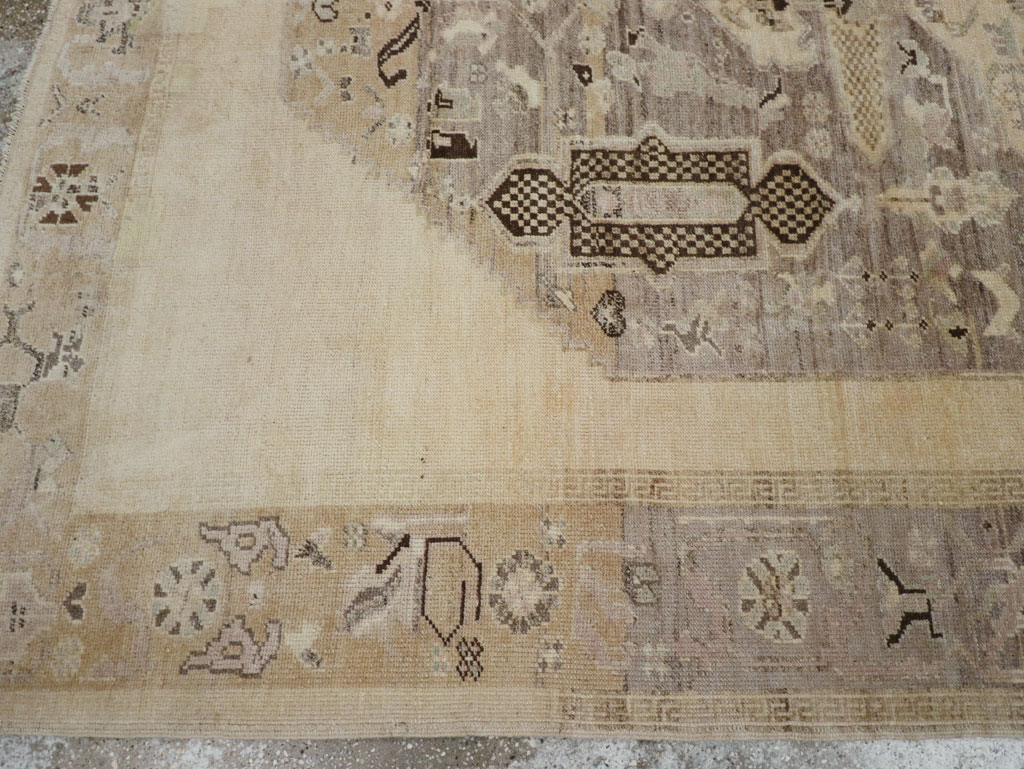 Vintage Turkish Anatolian Accent Rug, No.33488 - Staging