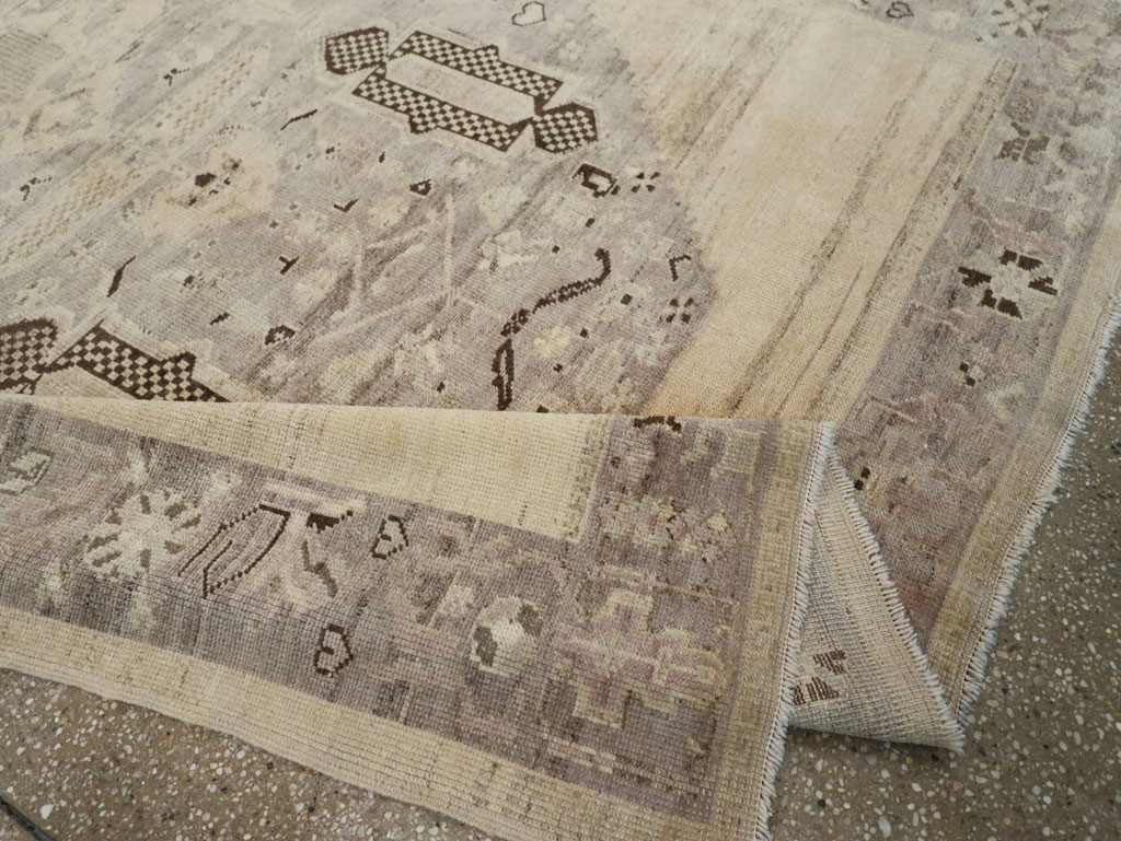 Vintage Turkish Anatolian Accent Rug, No.33488 - Staging