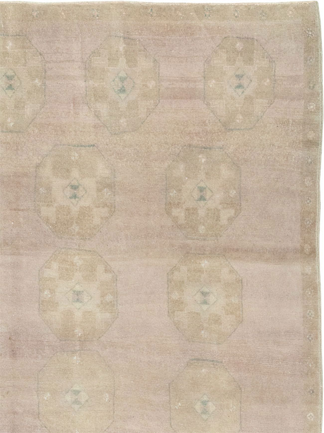 Vintage Turkish Anatolian Accent Rug, No.33489 - Staging