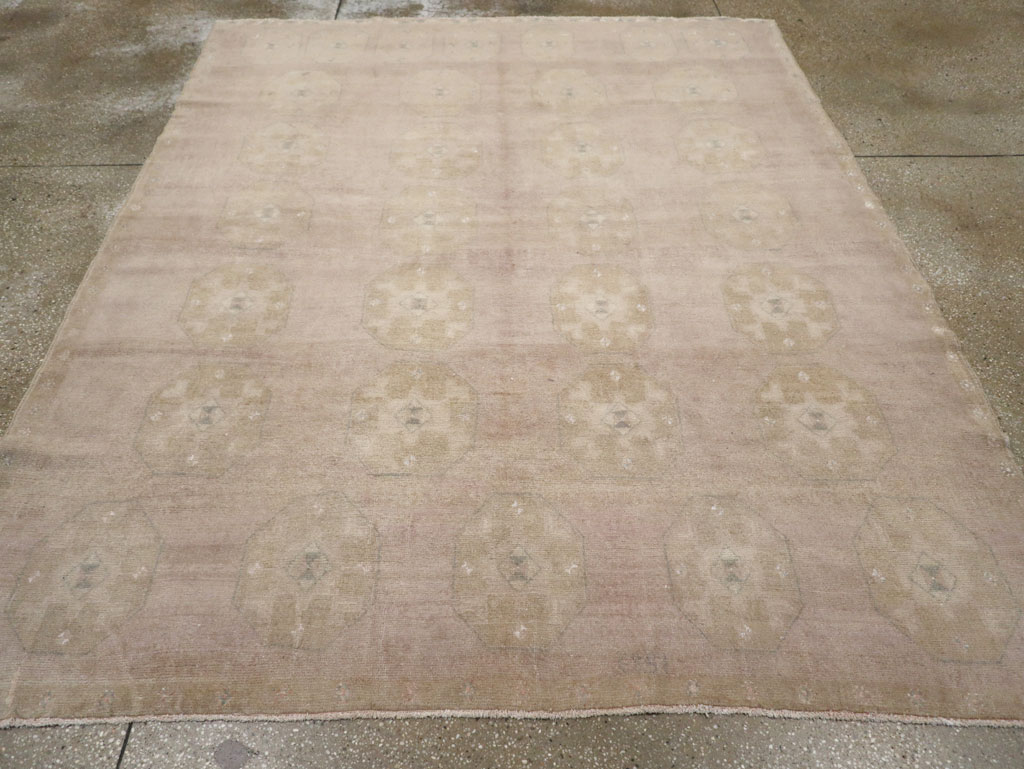 Vintage Turkish Anatolian Accent Rug, No.33489 - Staging