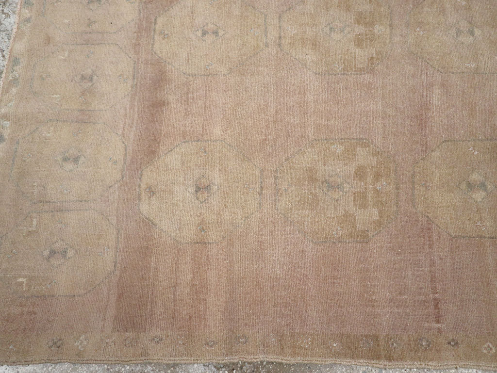 Vintage Turkish Anatolian Accent Rug, No.33489 - Staging