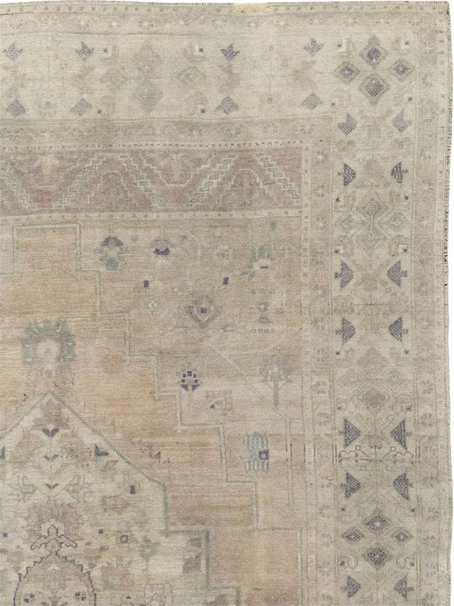 Vintage Turkish Anatolian Accent Carpet, No.33490 - Staging