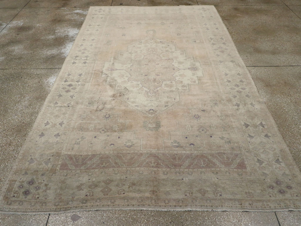 Vintage Turkish Anatolian Accent Carpet, No.33490 - Staging
