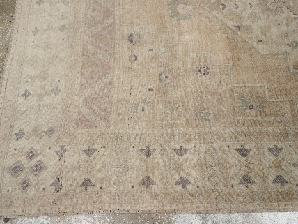 Vintage Turkish Anatolian Accent Carpet, No.33490 - Staging