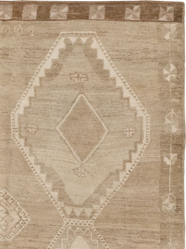 Vintage Turkish Anatolian Gallery Carpet, No.33493 - Staging