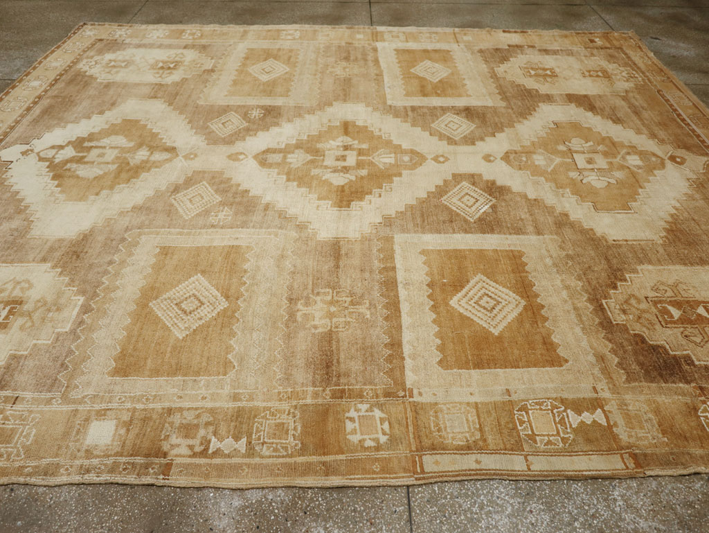 Vintage Turkish Anatolian Room Size Carpet, No.33572 - Staging