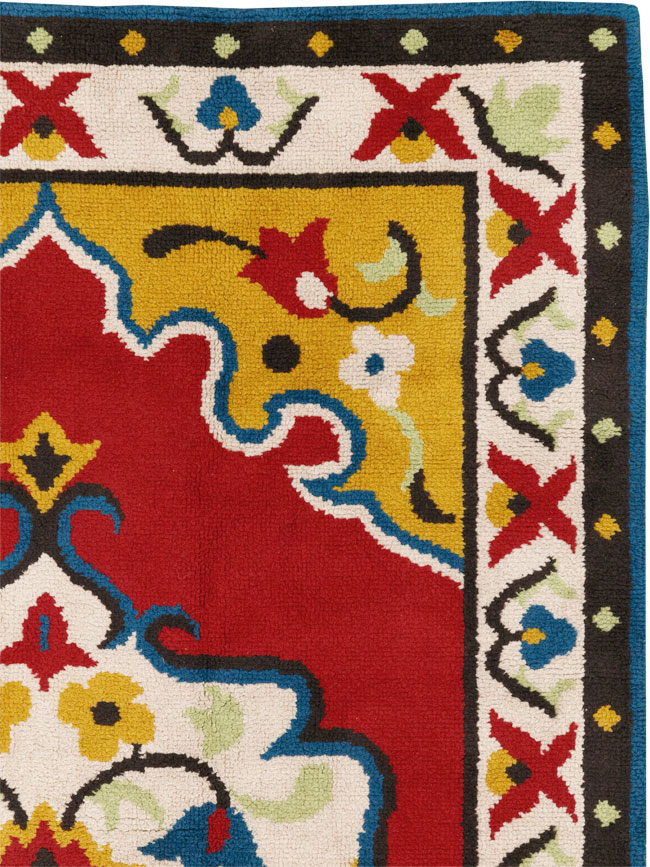 Vintage European Accent Rug, No.33579 - Staging