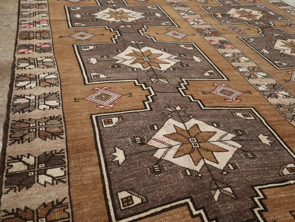 Vintage Turkish Anatolian Room Size Carpet, No.33587 - Staging