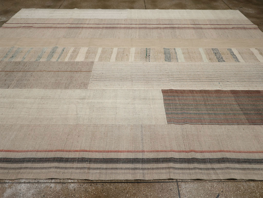 Vintage Turkish Flatweave Kilim Room Size Carpet, No.33593 - Staging