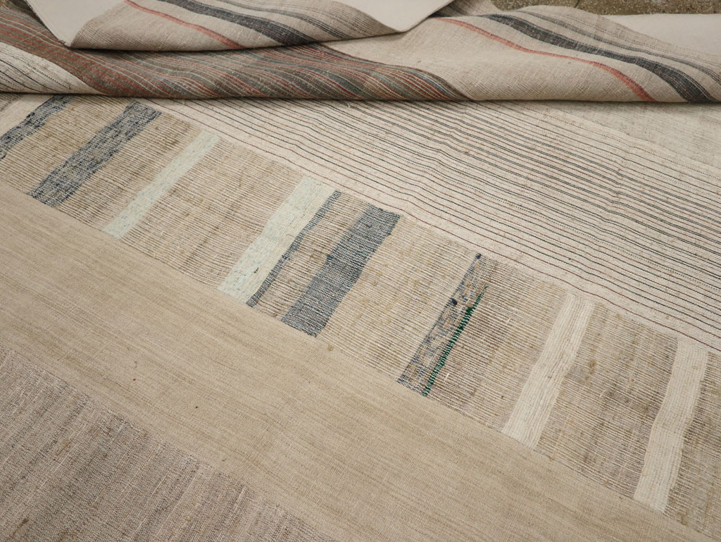 Vintage Turkish Flatweave Kilim Room Size Carpet, No.33593 - Staging