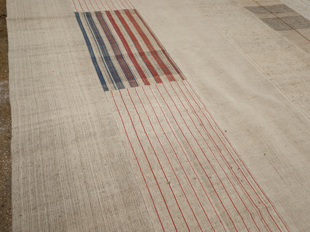 Vintage Turkish Flatweave Kilim Large Carpet, No.33600 - Staging