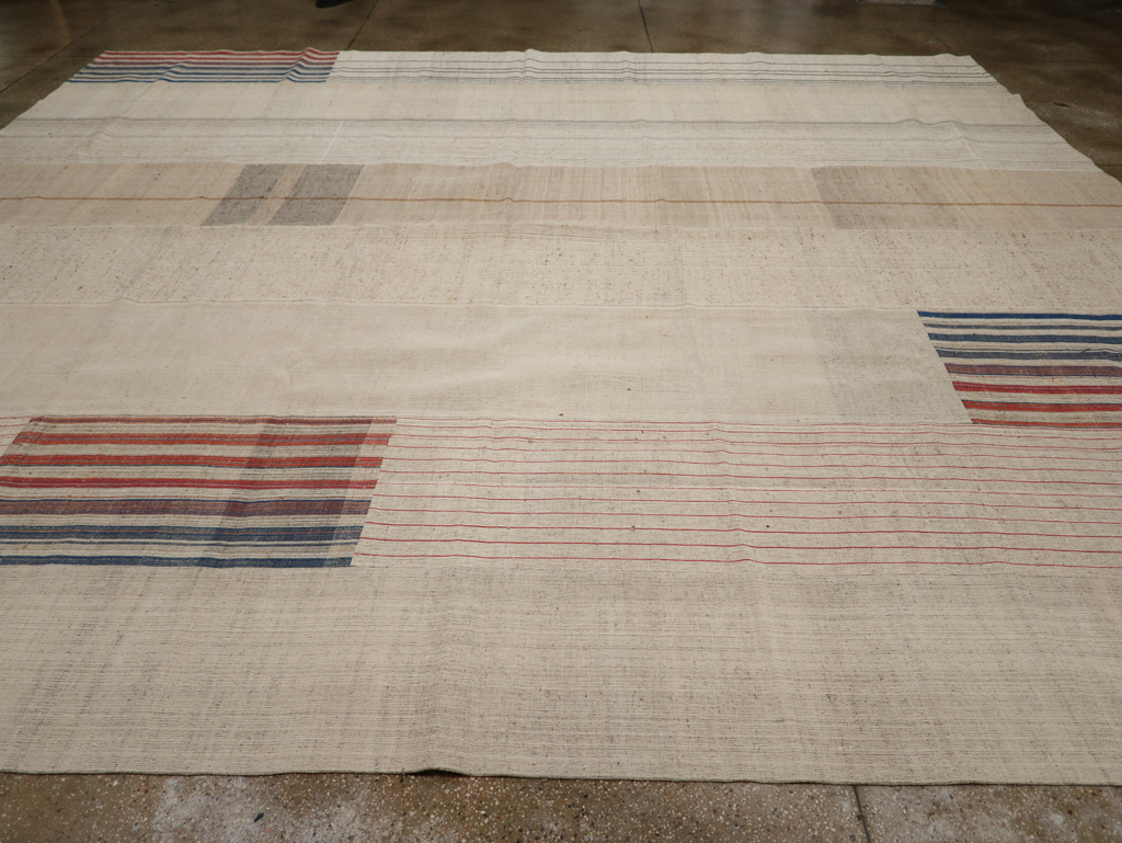 Vintage Turkish Flatweave Kilim Large Carpet, No.33600 - Staging