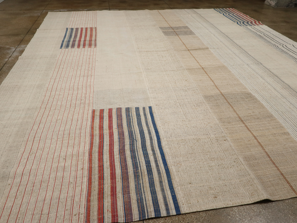Vintage Turkish Flatweave Kilim Large Carpet, No.33600 - Staging