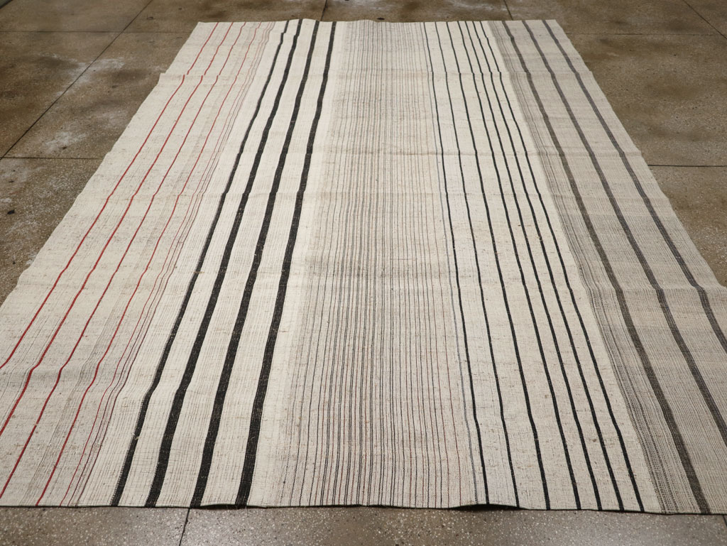 Vintage Turkish Flatweave Kilim Room Size Carpet, No.33608 - Staging