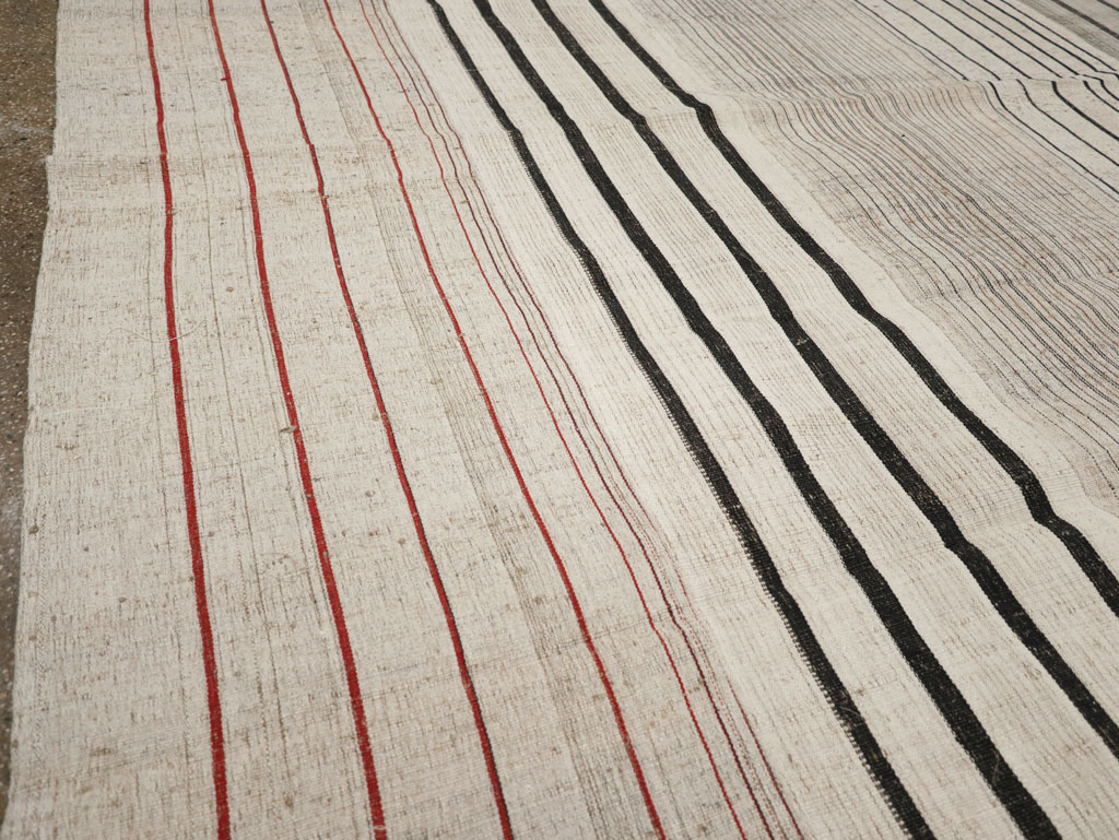 Vintage Turkish Flatweave Kilim Room Size Carpet, No.33608 - Staging