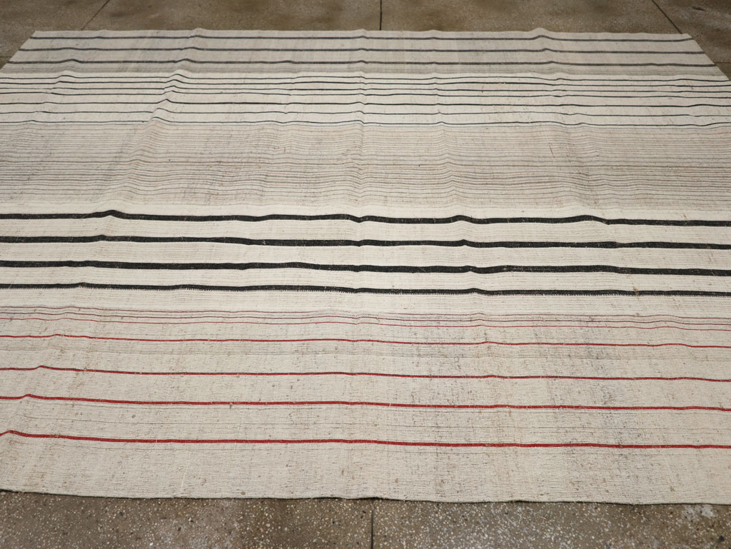 Vintage Turkish Flatweave Kilim Room Size Carpet, No.33608 - Staging