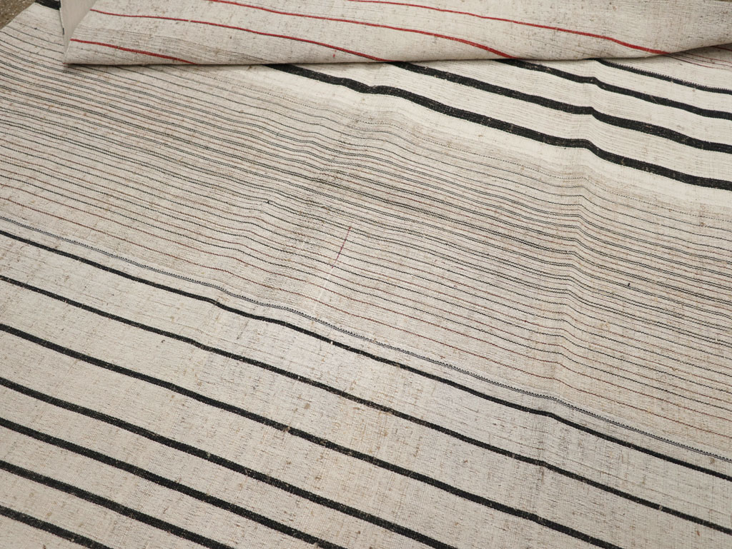 Vintage Turkish Flatweave Kilim Room Size Carpet, No.33608 - Staging