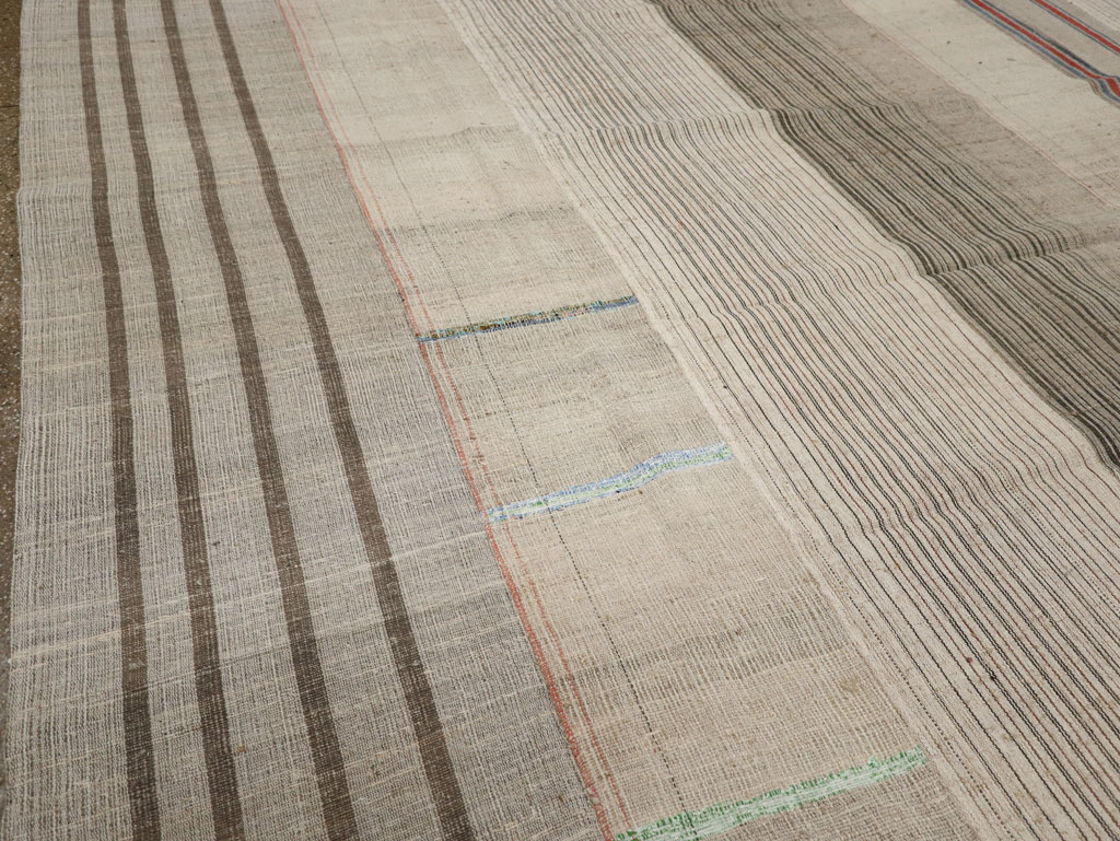 Vintage Turkish Flatweave Kilim Room Size Carpet, No.33611 - Staging