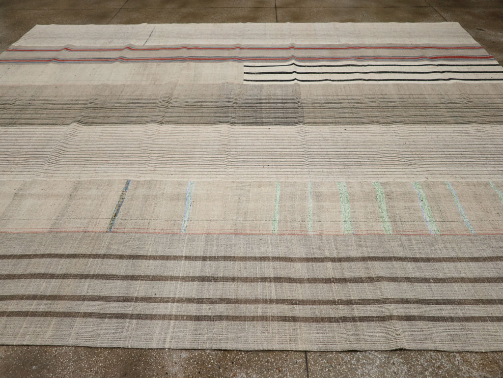 Vintage Turkish Flatweave Kilim Room Size Carpet, No.33611 - Staging