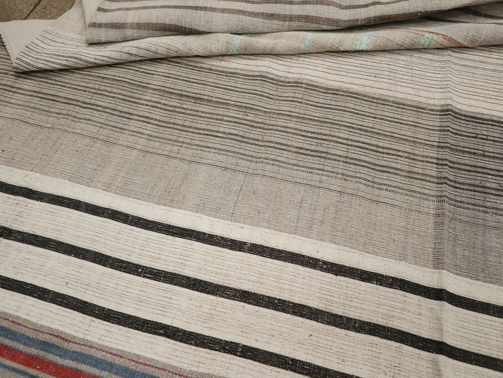 Vintage Turkish Flatweave Kilim Room Size Carpet, No.33611 - Staging