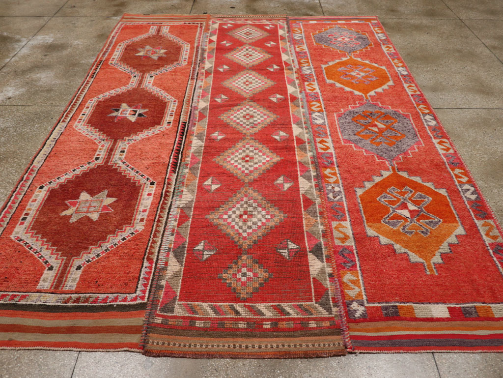 Vintage Turkish Anatolian Room Size Carpet, No.33613 - Staging