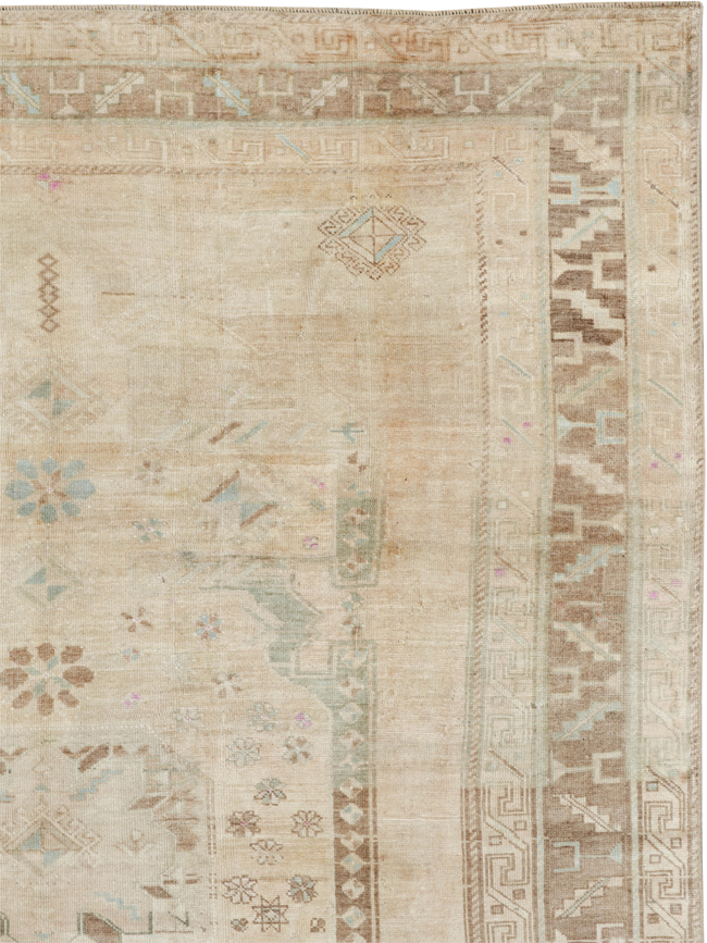 Vintage Turkish Anatolian Accent Rug, No.33614 - Staging