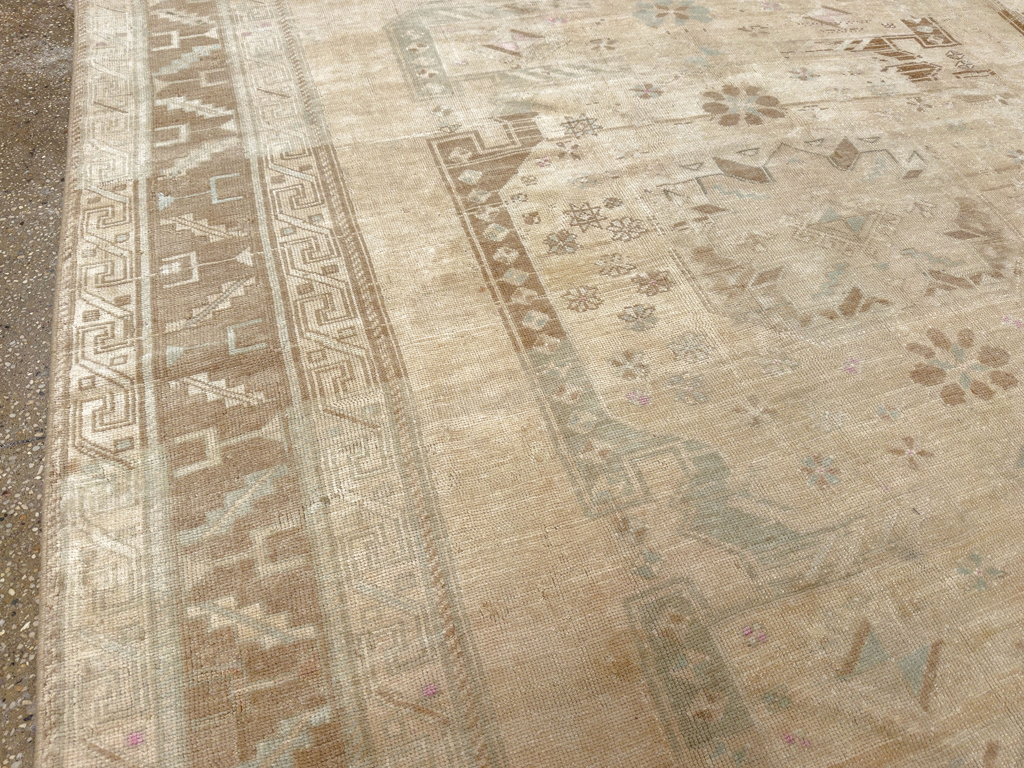 Vintage Turkish Anatolian Accent Rug, No.33614 - Staging