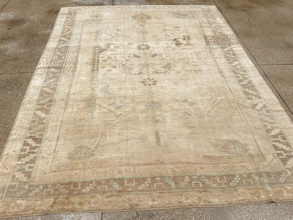 Vintage Turkish Anatolian Accent Rug, No.33614 - Staging