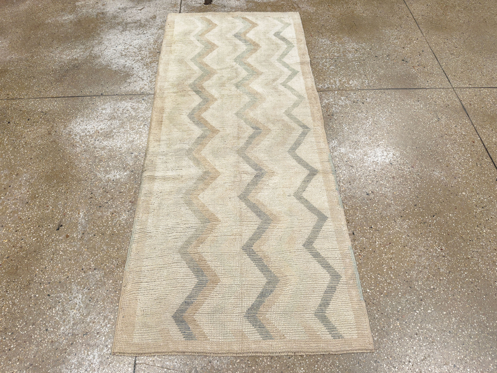 Vintage Turkish Anatolian Throw Rug, No.33617 - Staging