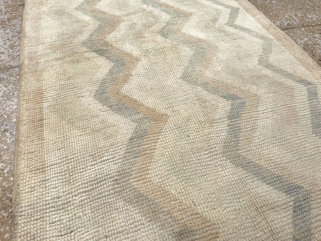 Vintage Turkish Anatolian Throw Rug, No.33617 - Staging