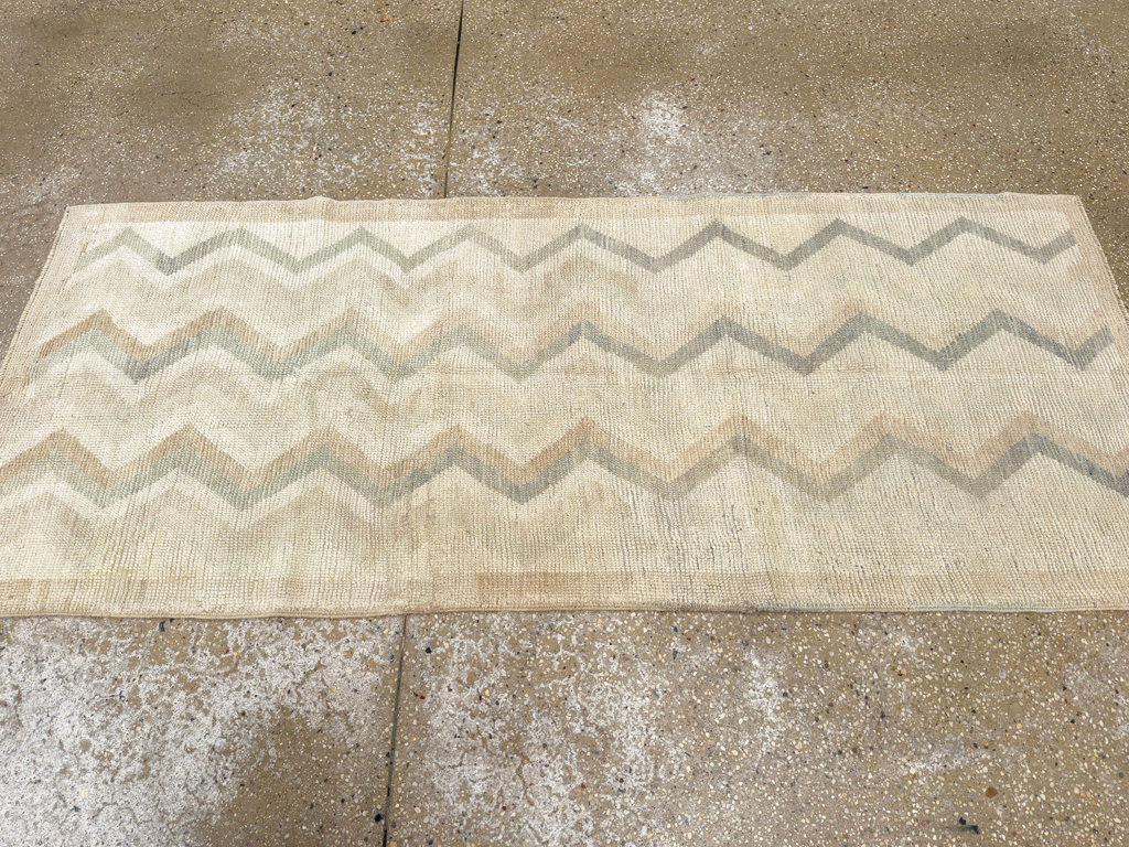 Vintage Turkish Anatolian Throw Rug, No.33617 - Staging