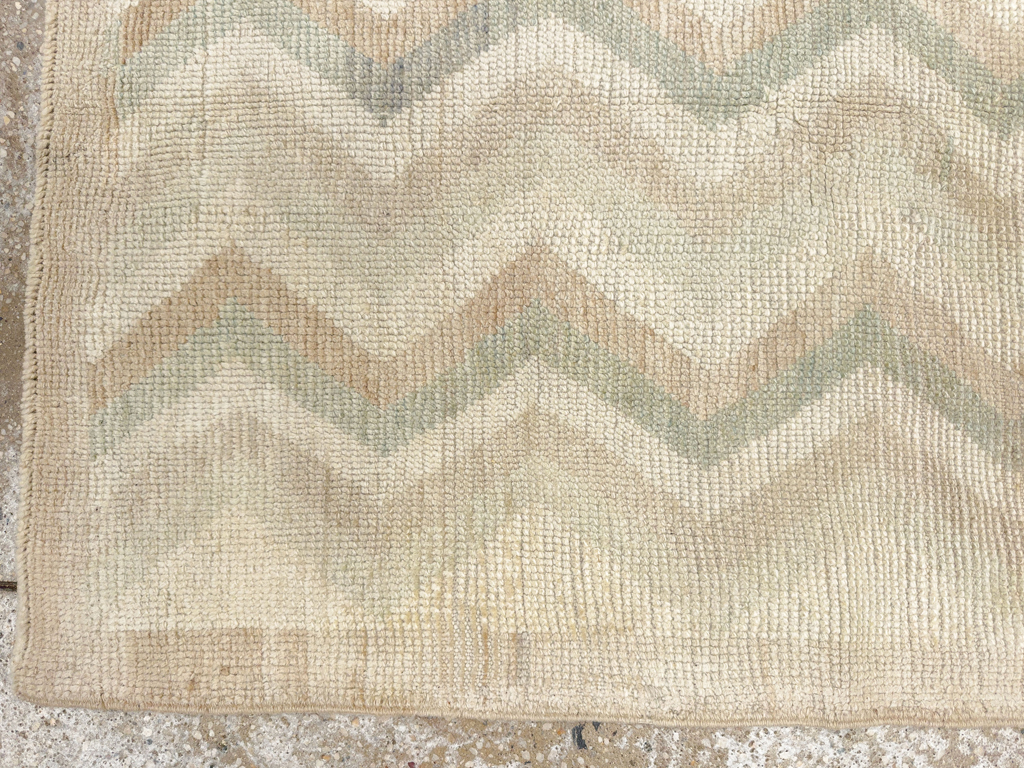 Vintage Turkish Anatolian Throw Rug, No.33617 - Staging