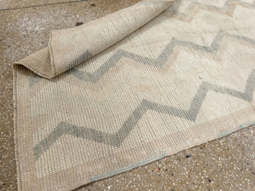 Vintage Turkish Anatolian Throw Rug, No.33617 - Staging
