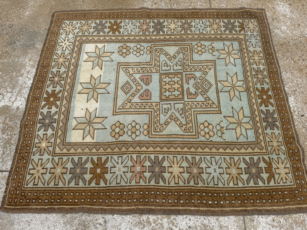 Vintage Caucasian Throw Rug, No.33618 - Staging