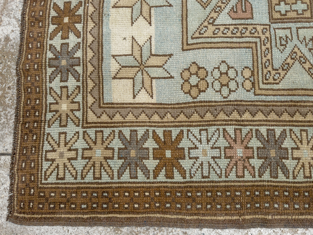 Vintage Caucasian Throw Rug, No.33618 - Staging