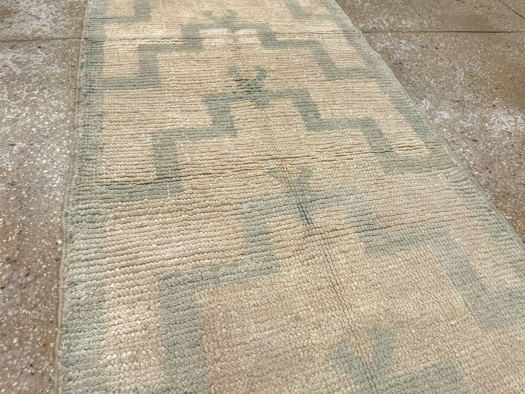 Vintage Turkish Anatolian Throw Rug, No.33623 - Staging