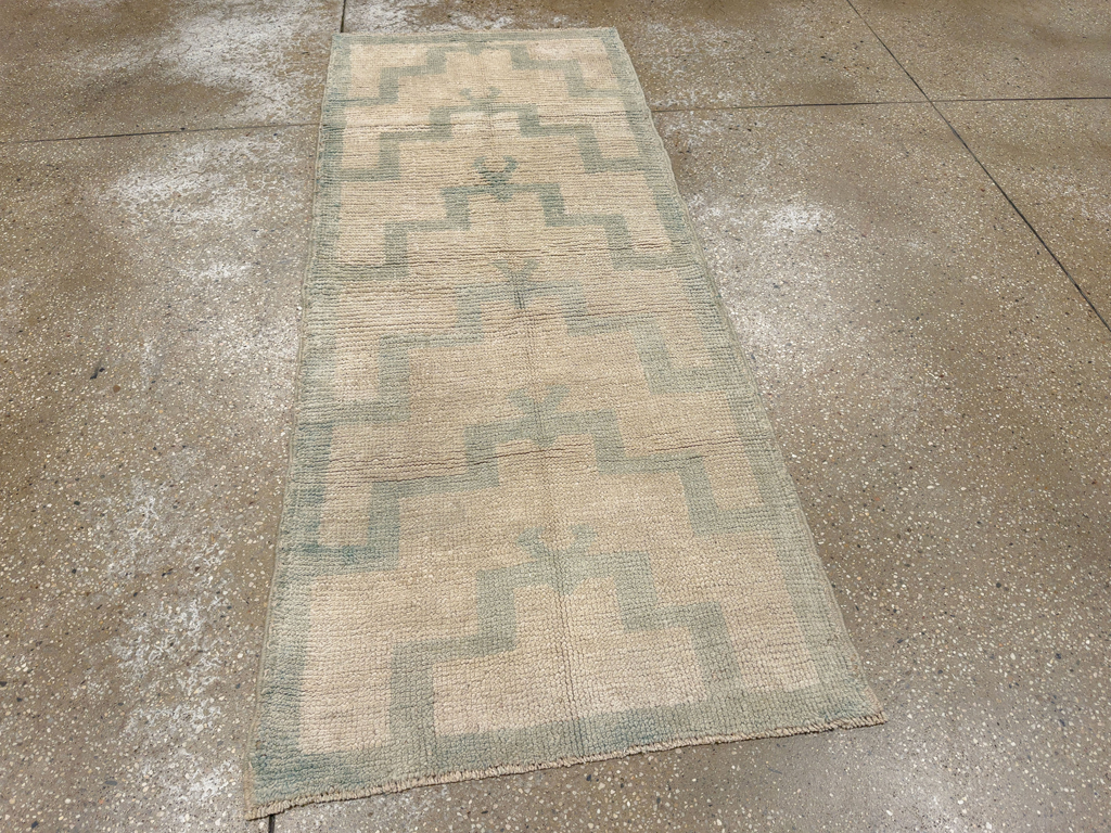 Vintage Turkish Anatolian Throw Rug, No.33623 - Staging