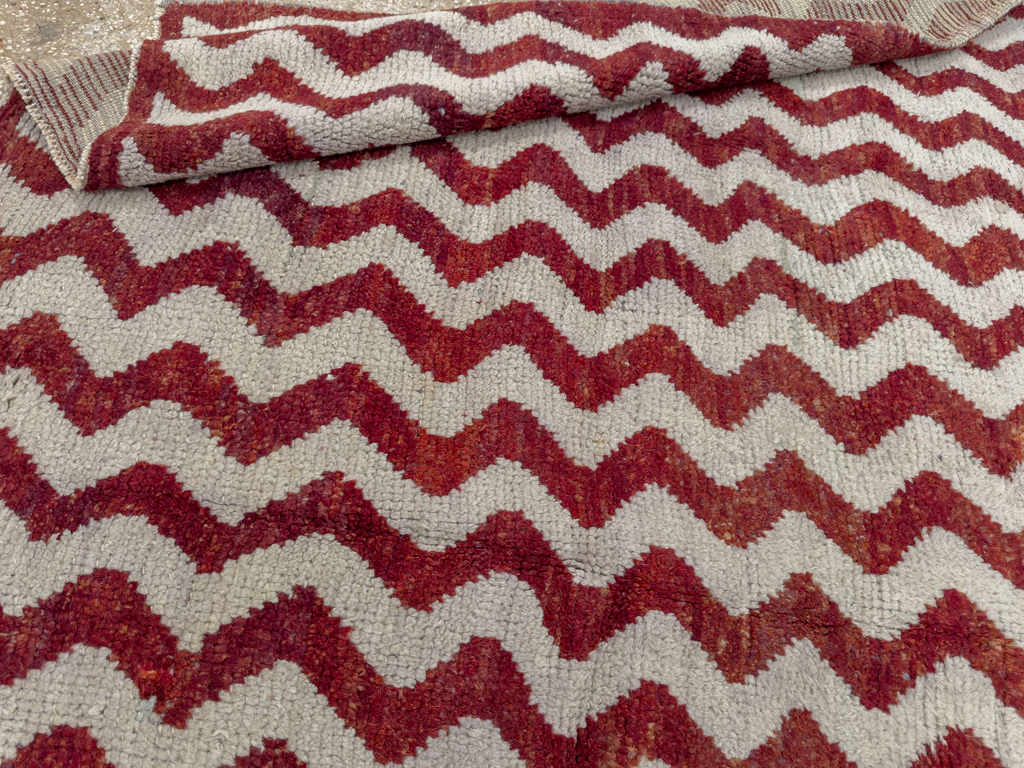Vintage Turkish Anatolian Accent Rug, No.33626 - Staging