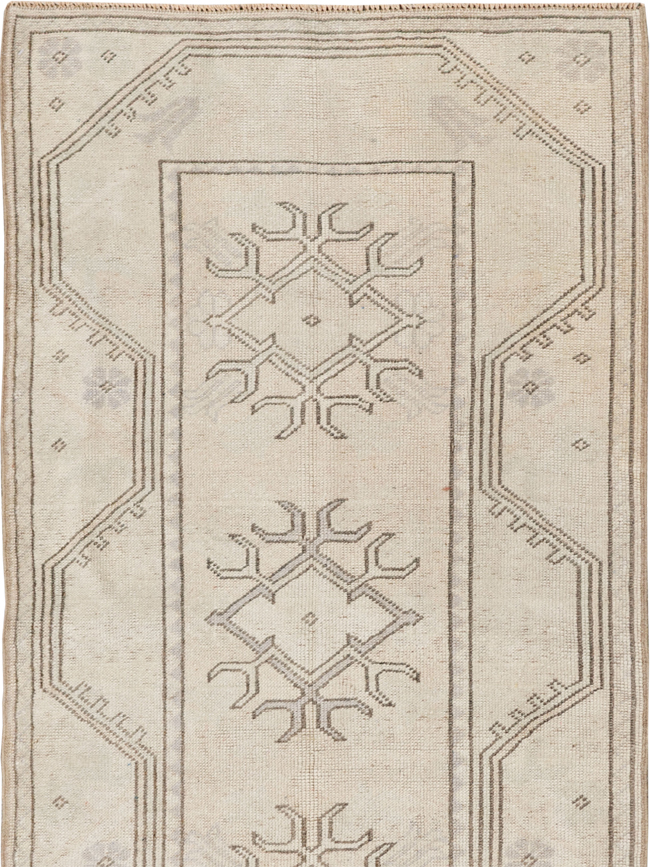 Vintage Turkish Anatolian Long Runner, No.33627 - Staging