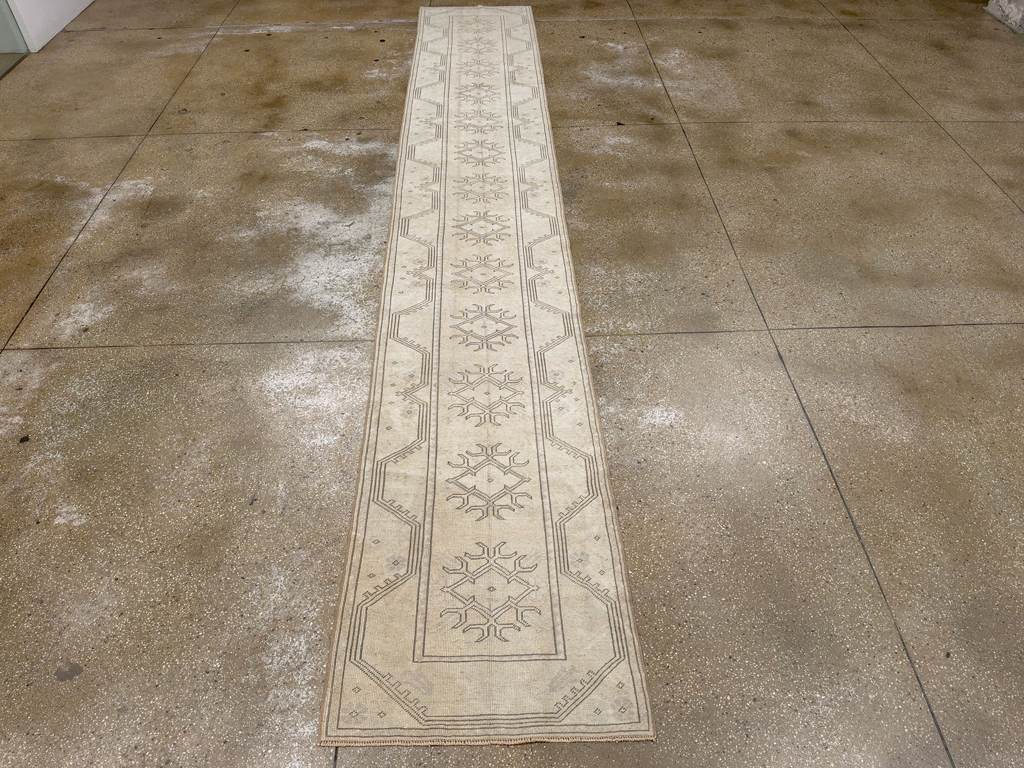 Vintage Turkish Anatolian Long Runner, No.33627 - Staging