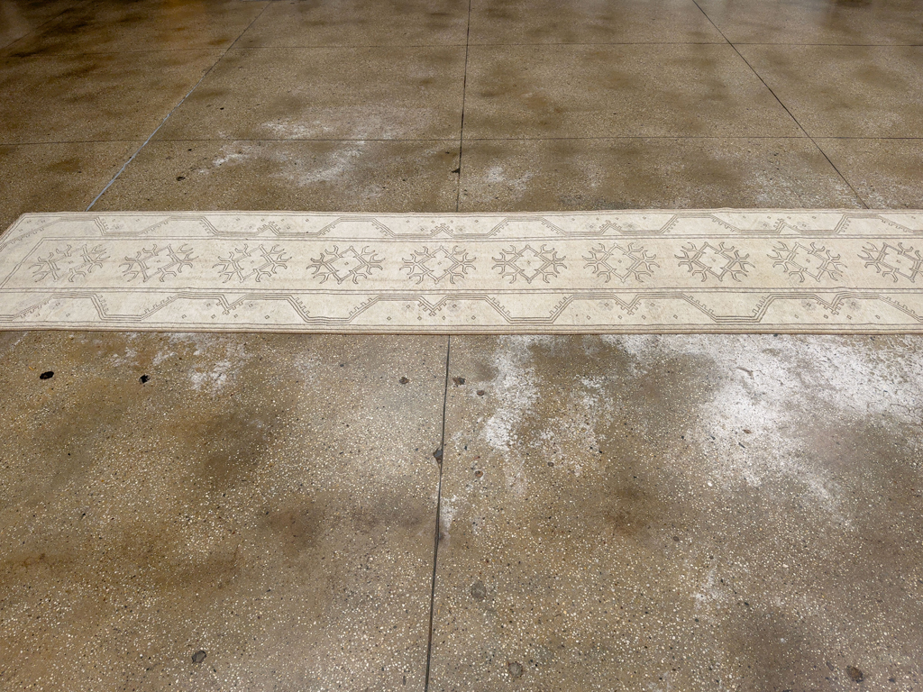 Vintage Turkish Anatolian Long Runner, No.33627 - Staging