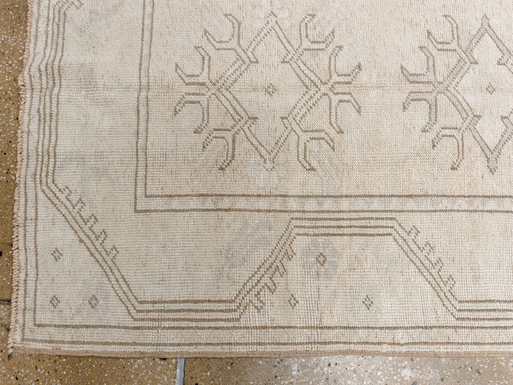 Vintage Turkish Anatolian Long Runner, No.33627 - Staging