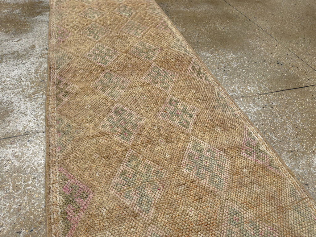 Vintage Turkish Anatolian Runner, No.33664 - Staging