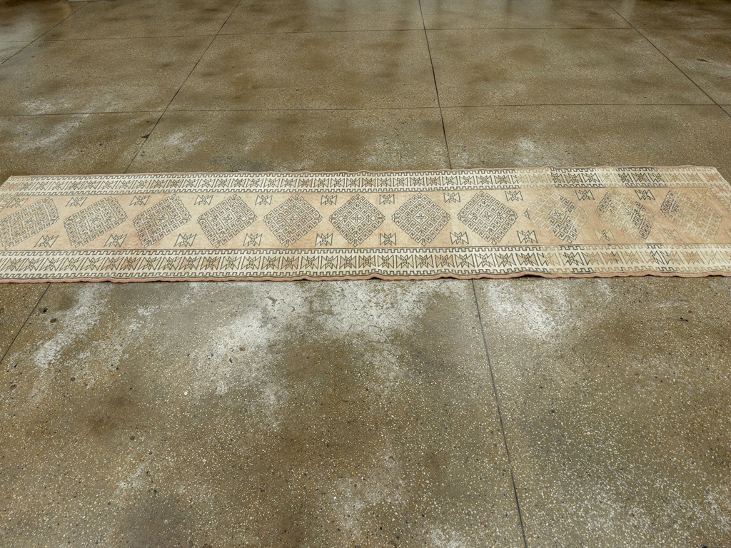 Vintage Turkish Anatolian Runner, No.33665 - Staging