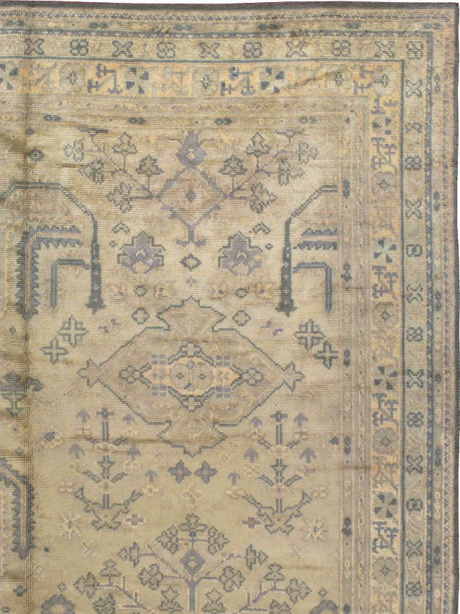 Vintage European Oushak Carpet, No.8050 - Staging