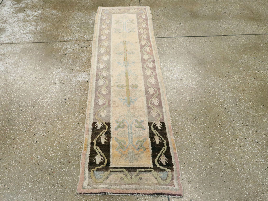 Vintage East Turkestan Khotan Runner, No.8073 - Staging