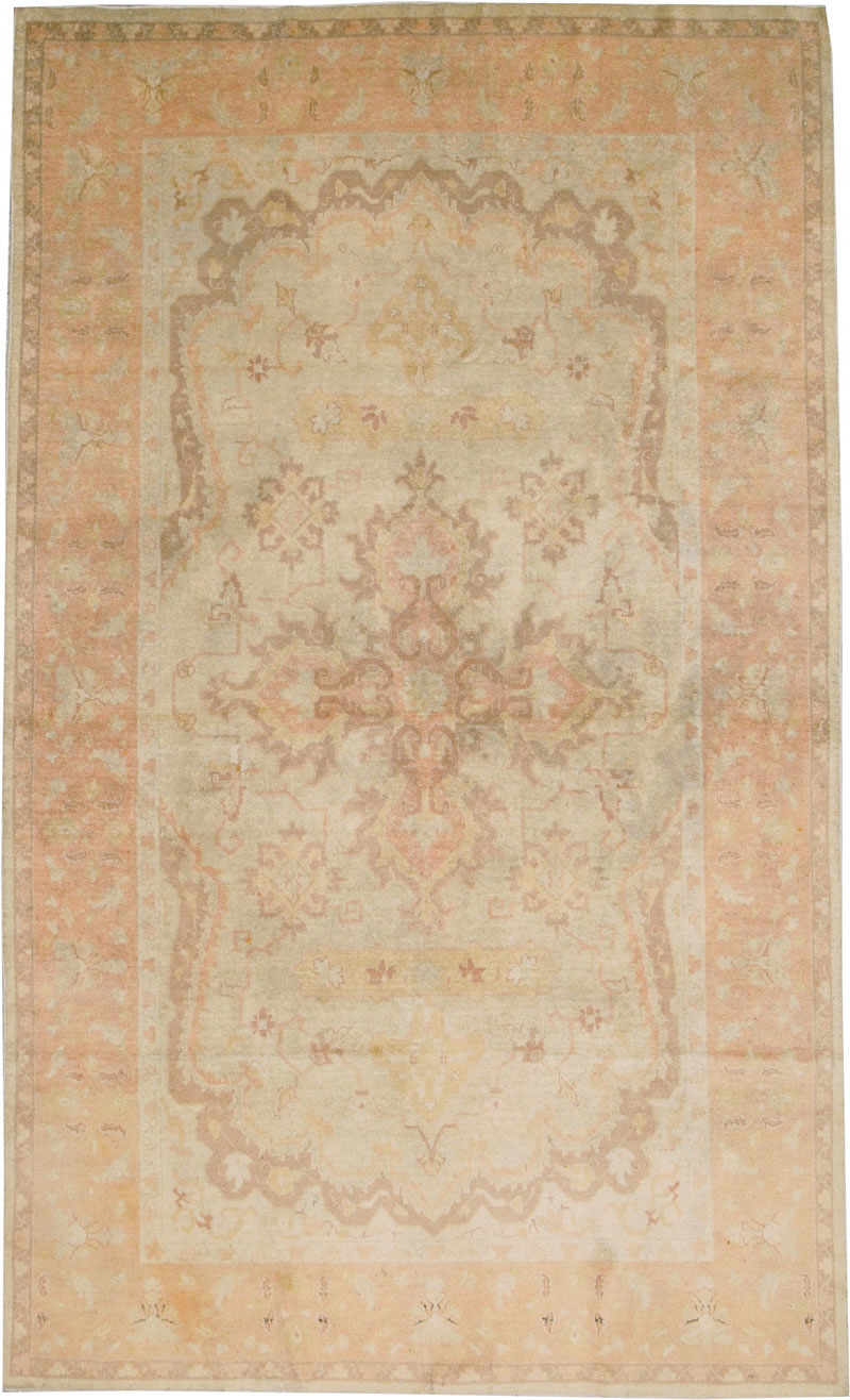 Vintage Indian Amritsar Rug, No.8264 - Staging