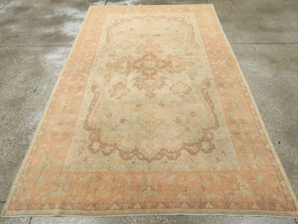Vintage Indian Amritsar Rug, No.8264 - Staging