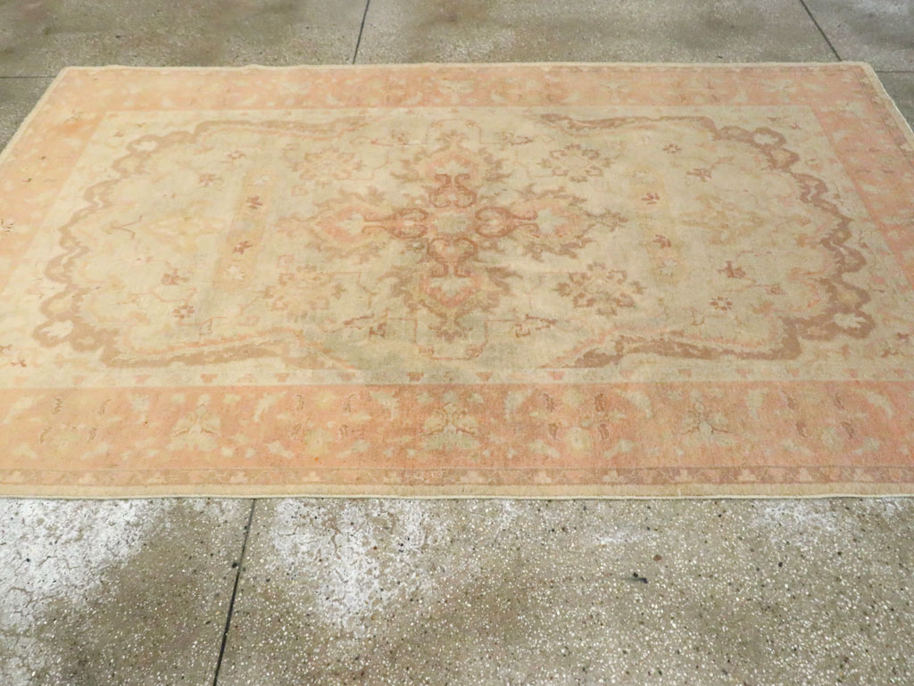 Vintage Indian Amritsar Rug, No.8264 - Staging